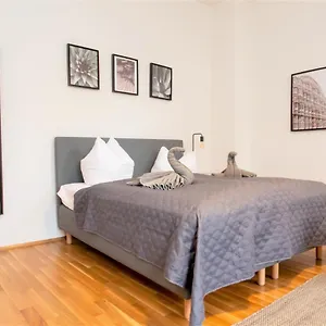 Luxus-apartment Im Herzen Von - Kostenloser Parkplatz In Videoüberwachter Tiefgarage Apartment